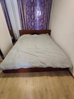 Te koop bed met of zonder matrassen, Ophalen, Zo goed als nieuw, Tweepersoons