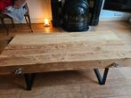 Robuuste salontafel van massief hout, Ophalen, 100 tot 150 cm, 50 tot 100 cm, Zo goed als nieuw