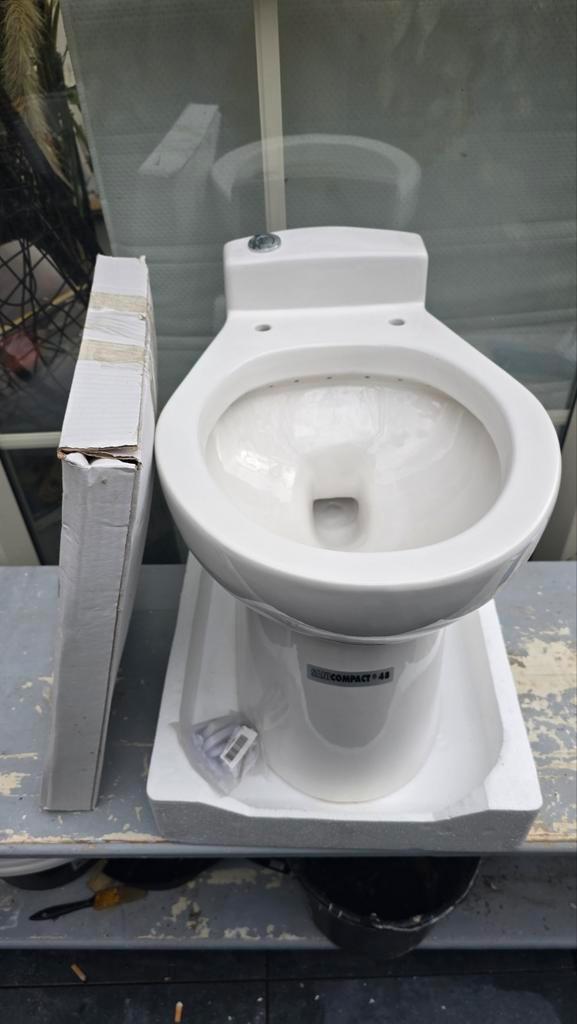 Sanicompact 48 sanibroyeur, Doe-het-zelf en Verbouw, Sanitair, Zo goed als nieuw, Toilet, Ophalen of Verzenden