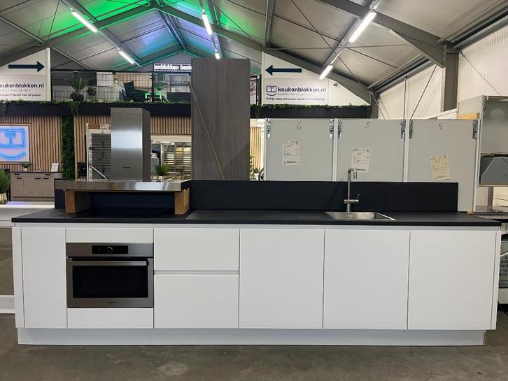 Rechte witte hoogglans keuken !! Volop keus keukens !!, Huis en Inrichting, Keuken | Complete keukens, Gebruikt, Dubbelwandige keuken