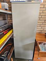 Kast voor garage / schuur , ongeveer 1.60 x 60, Huis en Inrichting, Kasten | Roldeurkasten en Archiefkasten, Ophalen, Gebruikt