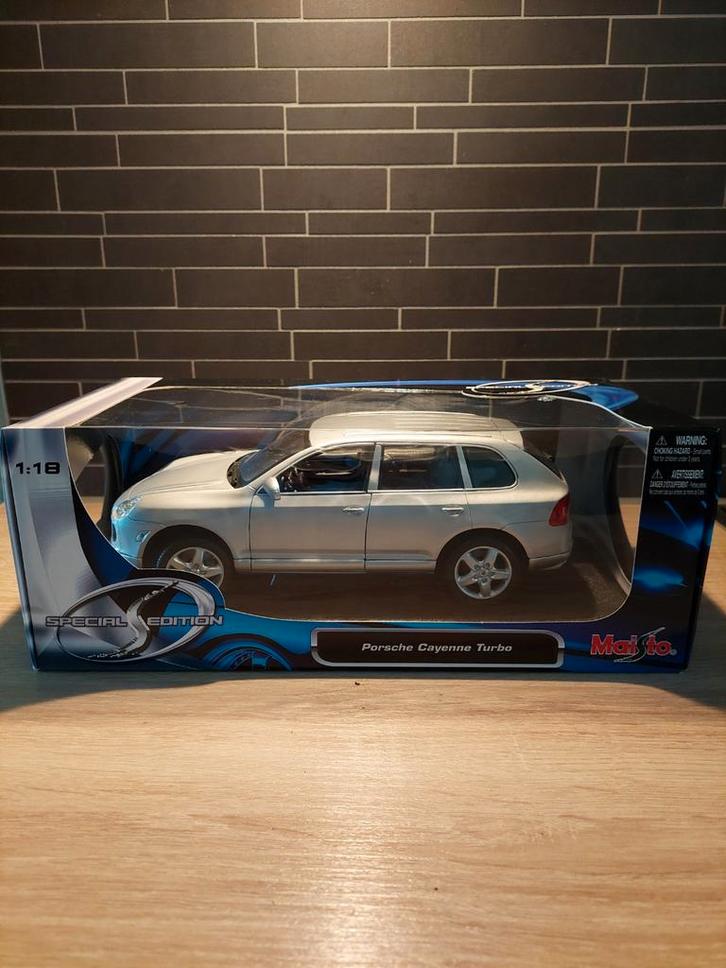 Maisto 1:18 Porsche Cayenne Turbo - in doos, Hobby en Vrije tijd, Modelauto's | 1:18, Nieuw, Auto, Maisto, Ophalen of Verzenden