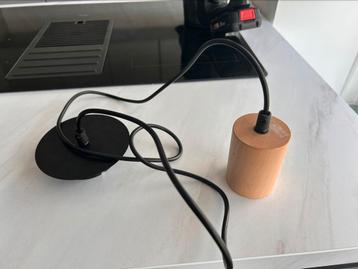 Hanglamp zwart en hout beschikbaar voor biedingen
