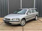 Volvo V70 2.4 Edition II AUT. | Clima | Cruise, Auto's, 1556 kg, Zwart, Leder en Stof, 2435 cc