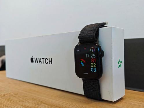 Apple Watch SE (Gen 2) 40mm midnight 89% batterij, Sieraden, Tassen en Uiterlijk, Smartwatches, Zo goed als nieuw, iOS, Zwart