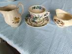 Mooie set kop en schotel en twee melkkannetjes, Antiek en Kunst, Antiek | Servies compleet, Ophalen of Verzenden
