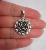 Zilveren hanger bloem met hartjes nr.599, Overige voorstellingen, Verzenden, Zo goed als nieuw, Zilver