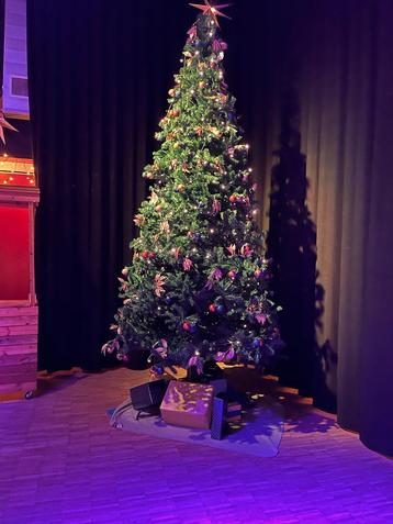 Kunst kerstboom 4 m hoog beschikbaar voor biedingen