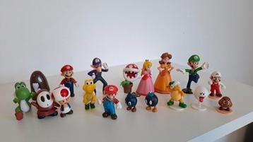 Veel mario poppetjes  beschikbaar voor biedingen