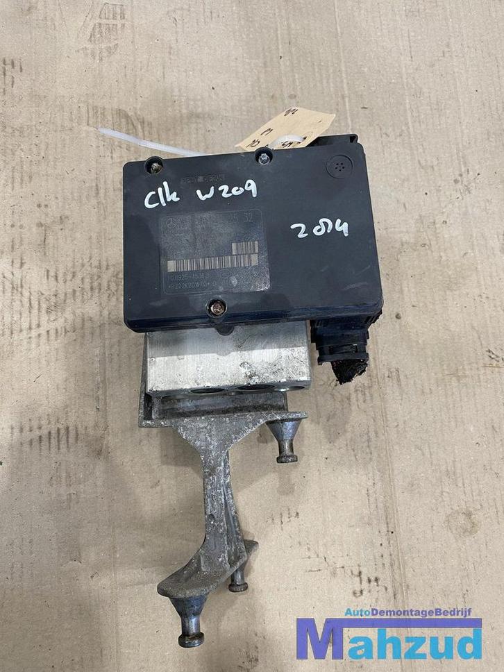 MERCEDES CLK W209 W203 C KLASSE abs esp pomp A2095452532, Auto-onderdelen, Remmen en Aandrijving, Mercedes-Benz, Gebruikt, Ophalen of Verzenden