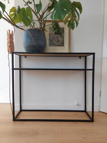 Side table zwart en licht hout  beschikbaar voor biedingen