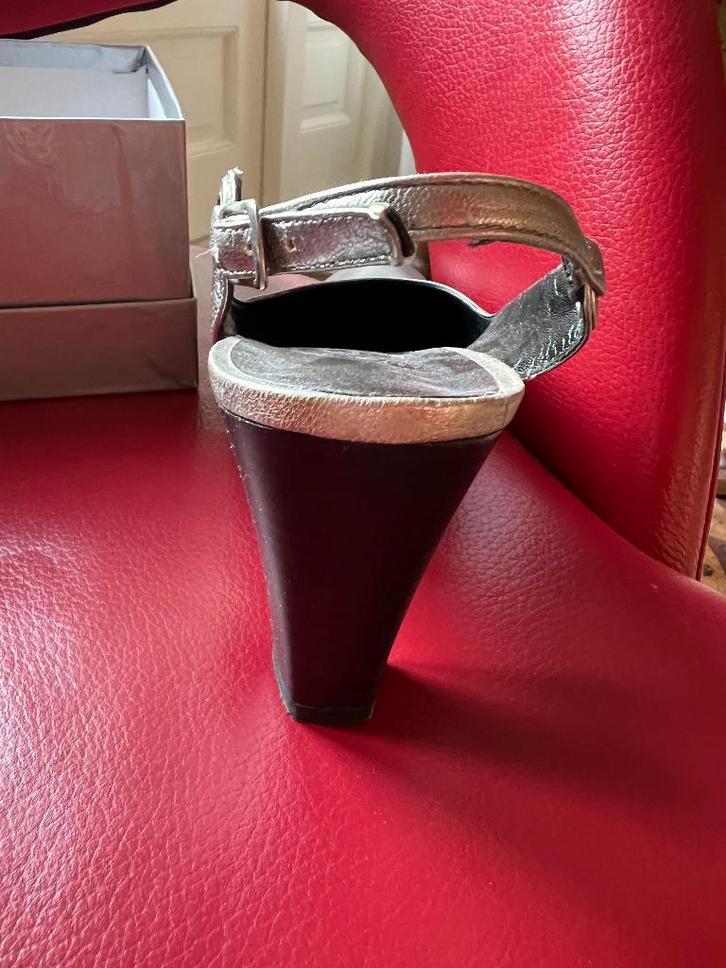 Zilveren pumps Dungelmann, Kleding | Dames, Schoenen, Zo goed als nieuw, Pumps, Overige kleuren, Ophalen of Verzenden