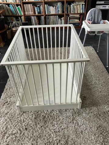 Witte babybox merk Timgro (ikea) beschikbaar voor biedingen