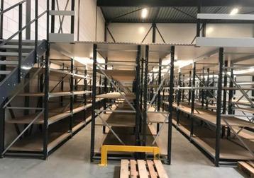 Stalen Trap Entresolvloer (+ Stellingen Optioneel 2,5m Hoog) beschikbaar voor biedingen