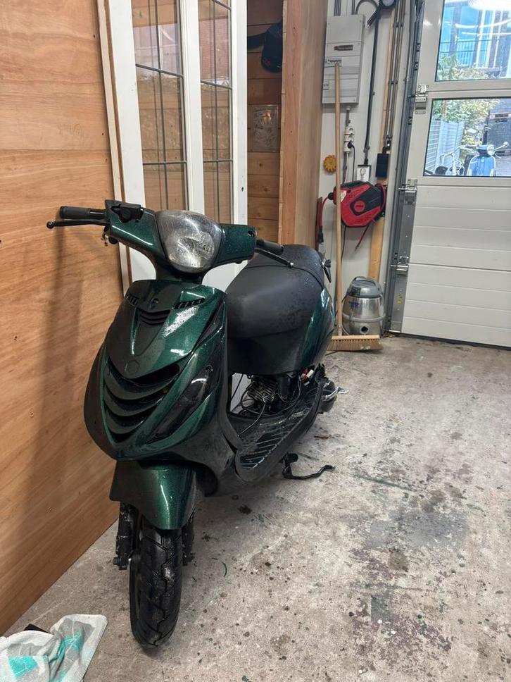 zip 70cc, Fietsen en Brommers, Scooters | Piaggio, Zo goed als nieuw, Zip, Tweetakt, Ophalen