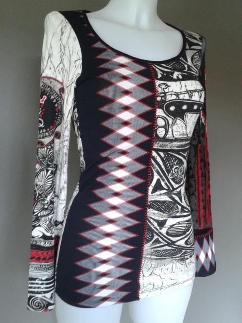 Save the Queen top - borduursel op transparante mouw - S/M, Kleding | Dames, Tops, Zo goed als nieuw, Maat 38/40 (M), Wit, Lange mouw