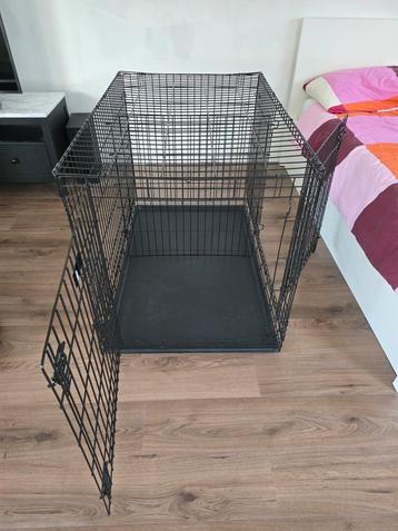 Hondenbench zwart (groot formaat) beschikbaar voor biedingen