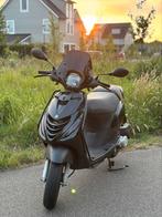 Zip iget 50cc 4t, Fietsen en Brommers, Scooters | Piaggio, Ophalen, Zo goed als nieuw, Zip
