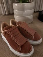Alexander McQueen Oversized sneakers suede – origineel, Ophalen of Verzenden, Zo goed als nieuw, Sneakers of Gympen