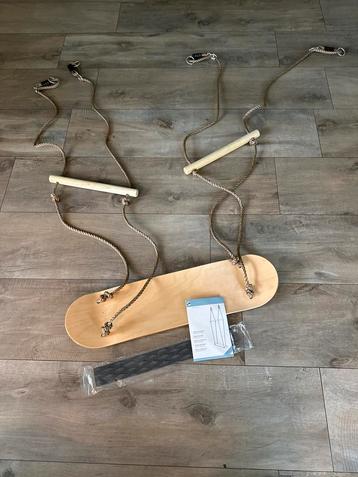 Skateboard Schommel van Hout beschikbaar voor biedingen