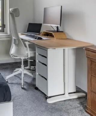Ikea Bekant bureau 160x80 + Jarvfjallet bureaustoel, Huis en Inrichting, Bureaus, Zo goed als nieuw, Ophalen of Verzenden