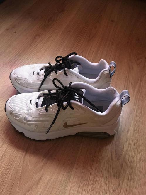 Zo goed als nieuwe Nike Air Max 200, maat 38., Kleding | Dames, Schoenen, Zo goed als nieuw, Sneakers of Gympen, Zwart, Ophalen of Verzenden