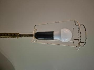 Vintage staande lamp beschikbaar voor biedingen