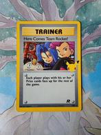 Pokemon celebrations here comes team rocket 15/82, Hobby en Vrije tijd, Verzamelkaartspellen | Pokémon, Ophalen of Verzenden, Nieuw