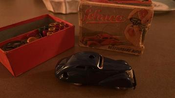 Antieke bestuurare auto beschikbaar voor biedingen