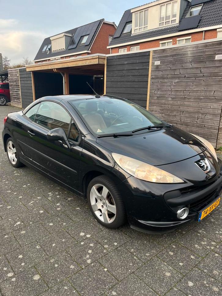 Peugeot 207 1.6 16V CC 88KW 2007 Zwart, Auto's, Peugeot, Particulier, Airbags, Bluetooth, Elektrische achterklep, Elektrische buitenspiegels
