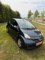 Toyota Aygo 1.0 12V Vvt-i 3DRS MMT 2005 Grijs, Auto's, Voorwielaandrijving, Stof, 4 stoelen, 68 pk