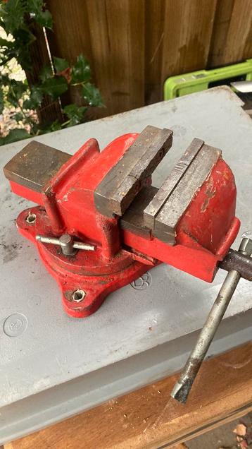 Bankschtoef 80 mm op draaiplatteau € 25,00 in g op ede staat beschikbaar voor biedingen