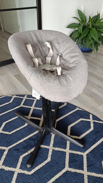 Stokke / Evomove Nomi kinderstoel met Newborn set, zwart beschikbaar voor biedingen