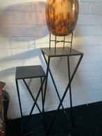 2 bijzettafeltjes zuilen en vaas, Huis en Inrichting, Woonaccessoires | Zuilen en Pilaren, Ophalen of Verzenden, Zo goed als nieuw