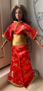 Aziatische Barbie in rode kimono, Verzenden, Zo goed als nieuw