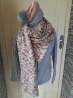 Zalmkleurige gemêleerde machinaal gebreide sjaal + muts, Kleding | Dames, Ophalen of Verzenden, Zo goed als nieuw, Maat 38/40 (M)