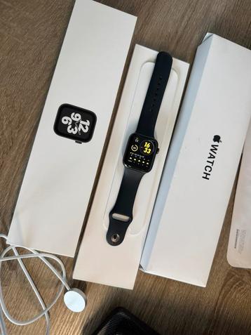 Apple watch SE 44 MM midnight beschikbaar voor biedingen