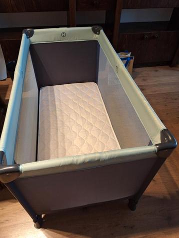 Qute camping bedje zeer weinig gebruikt incl matras beschikbaar voor biedingen