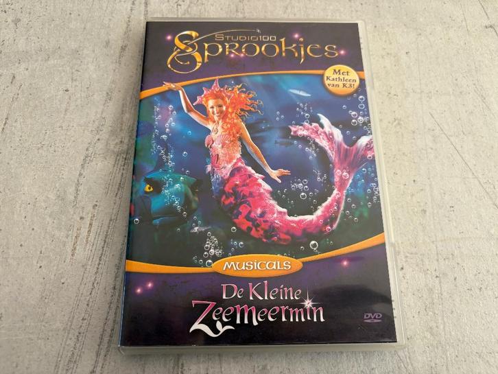 Kleine Zeemeermin Studio 100 Sprookjes Musical K3, Cd's en Dvd's, Dvd's | Kinderen en Jeugd, Zo goed als nieuw, Alle leeftijden