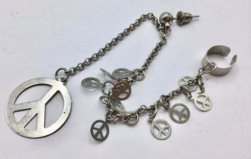 Vintage oorbel peace teken boven oor en oorlel, Sieraden, Tassen en Uiterlijk, Antieke sieraden, Overige materialen, Verzenden