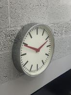 Stijlvolle grote wandklok 45cm, Ophalen, Zo goed als nieuw, Analoog, Wandklok