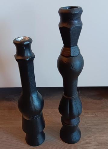 2 metalen brocante kandelaars mat zwart beschikbaar voor biedingen