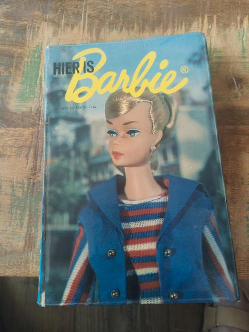 Hier is Barbie - Vintage Boek 1966, Boeken, Kinderboeken | Jeugd | onder 10 jaar, Gelezen, Fictie algemeen, Ophalen of Verzenden