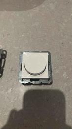 Gira Systeem 3000 245500 universele led dimmer, Doe-het-zelf en Verbouw, Elektra en Kabels, Ophalen of Verzenden, Zo goed als nieuw