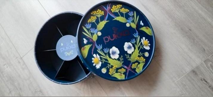 Grote ronde Pukka thee / vakken doos , Nieuw, leeg ;), Huis en Inrichting, Keuken | Keukenbenodigdheden, Ophalen of Verzenden