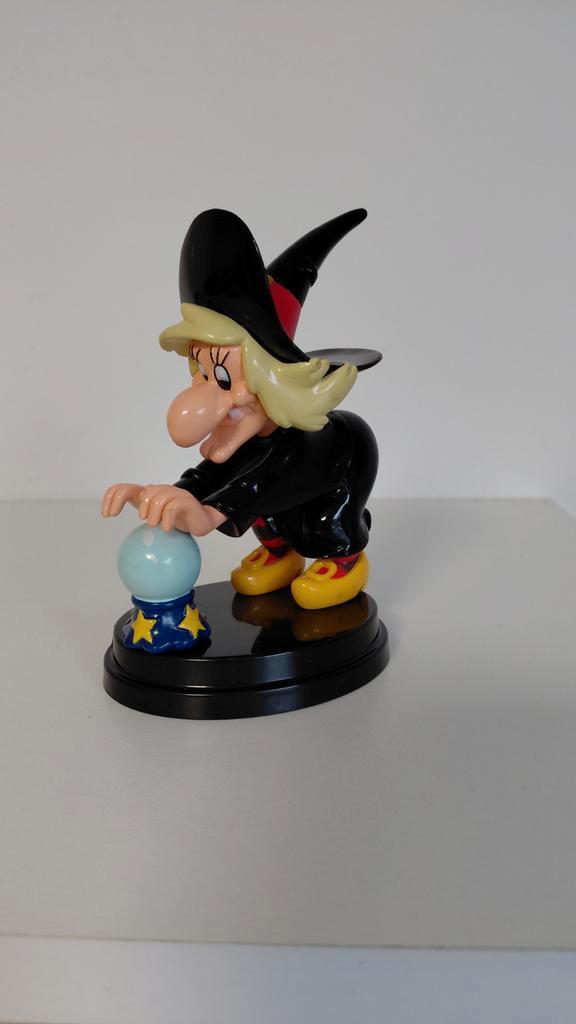 Heks Hazel Disney beeld, Verzamelen, Disney, Zo goed als nieuw, Ophalen of Verzenden
