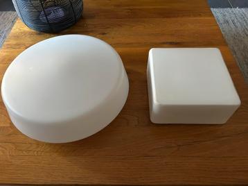 Set van 2 vintage glazen bauhaus lampen / plafonniere beschikbaar voor biedingen