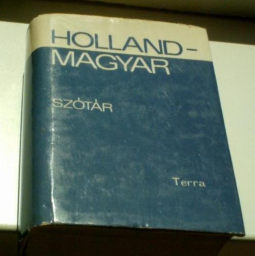 Woordenboek Nederlands-Hongaars uit 1973(Istvan, 2e druk)., Boeken, Woordenboeken, Zo goed als nieuw, Nederlands, Ophalen of Verzenden
