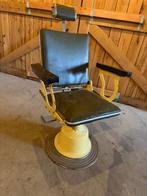 Oude kapperstoel met hoofdsteun, Ophalen, Gebruikt