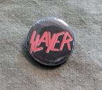 Slayer Band button – 25mm button / speld / pin, Verzamelen, Speldjes, Pins en Buttons, Verzenden, Nieuw, Overige onderwerpen, Button